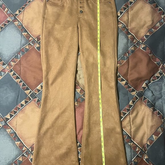 ๐ธ SOFIA MELISA HIGH RISE FAUX SUEDE FLARE JEANS BROWN ๐ธ - Picture 5 of 6